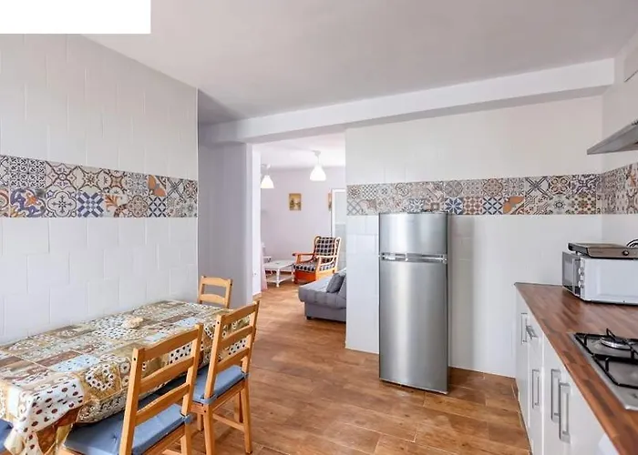 Gardenia 200m De La Playa, Solo Familias Y Parejas Holiday home *