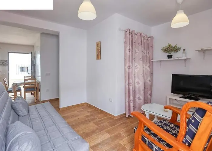 Gardenia 200m De La Playa, Solo Familias Y Parejas Holiday home