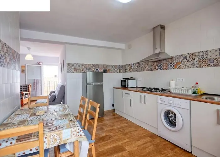 Gardenia 200m De La Playa, Solo Familias Y Parejas Holiday home *